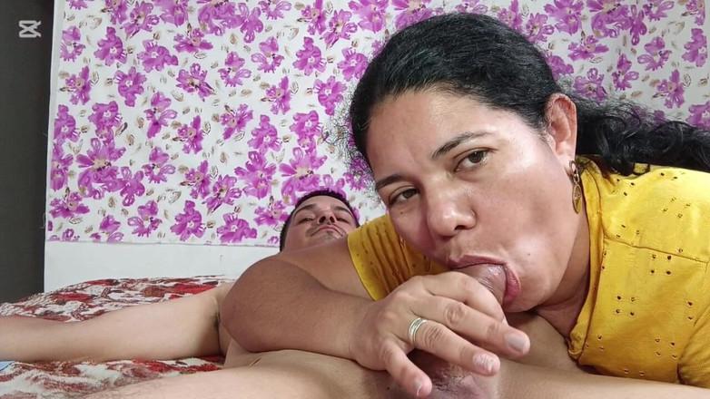 Valkyrieandluigy: Blowjob songsang deepthroat teman wanita saya