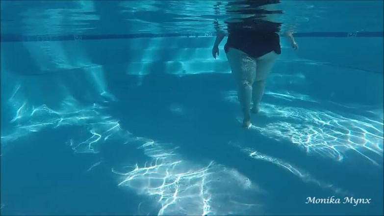 BBW Pleasures: SSBBW walking in pool underwater view