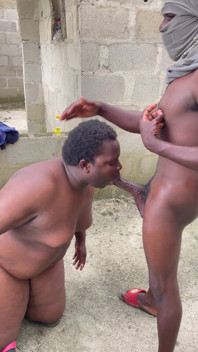 Hete groep Zonder condoom Afrikaanse mollige vrouw hard geneukt