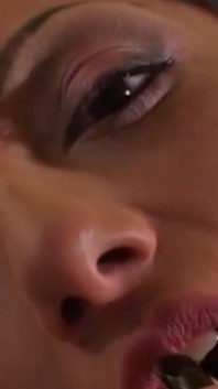 Priscilla onu geride bırakmak istiyor