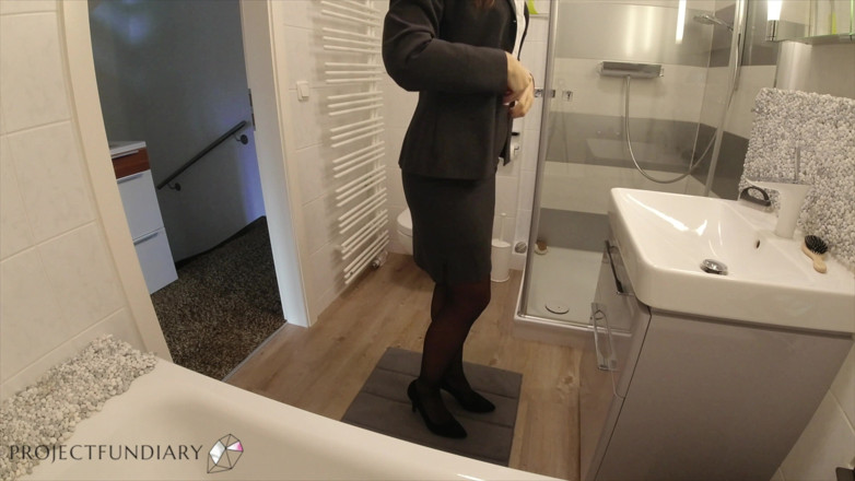 Business Bitch: Esposa de negocios follada en pantimedias rasgadas