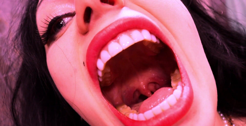 Goddess Misha Goldy: उसने तुम्हें देखा ...