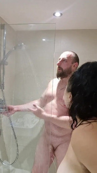 Filmări la duș