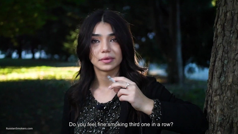 Russian Smokers: Interviu cu Zarina, fumând