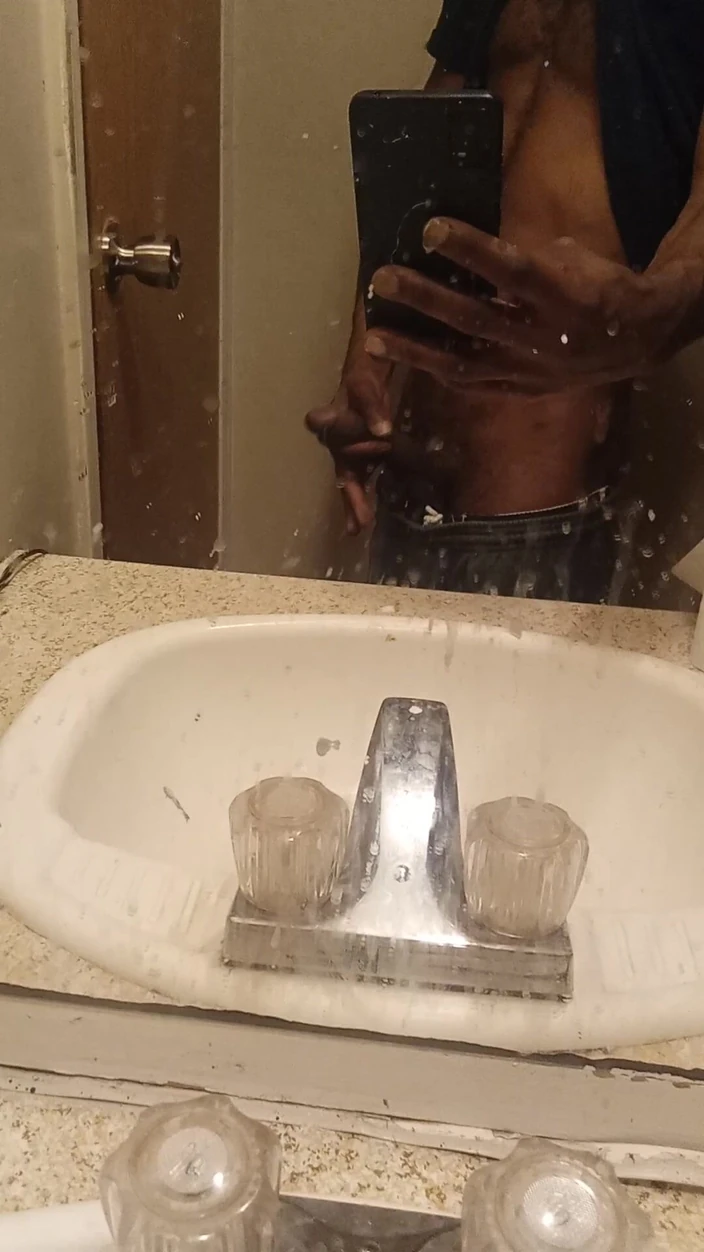 Tkyle6969: Bathroom Behavior