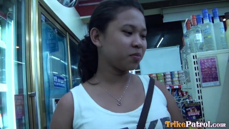 Trike Patrol - Tuk Tuk Patrol: Filipina intenta sexo anal en película