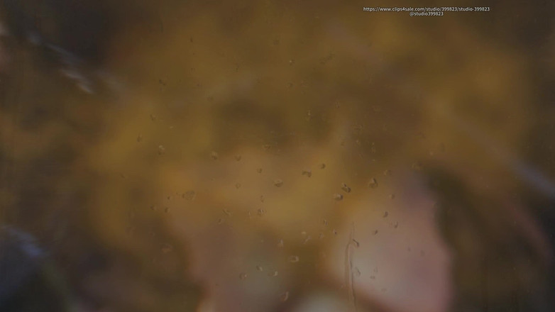 Asdfghjl2025: B034 Un bărbat care se micșorează a făcut sandviș între două...