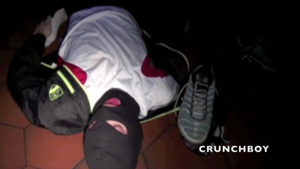 Sneaker gay: スニーカーの屈辱で踏みつける