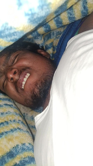 MD Barkat: アケラ・ボーイは欲望をかき立てる