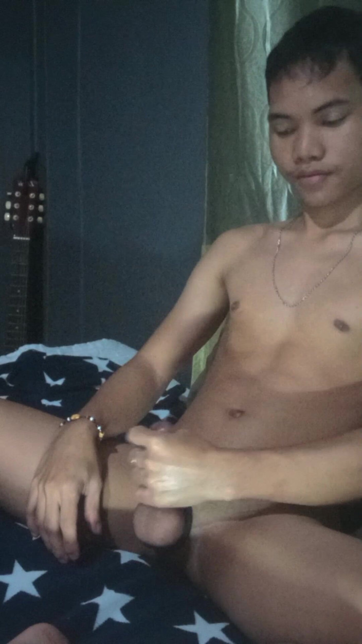 Rouge_eastson: Awek kembar melancap