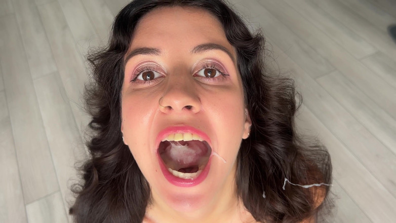 Katty West: im Mund mit Sperma spielen