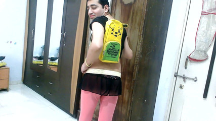 Cute & Nude Crossdresser: Śliczne maminsynek crossdresser femboy Sweet Lollipop w uroczym małym stroju.