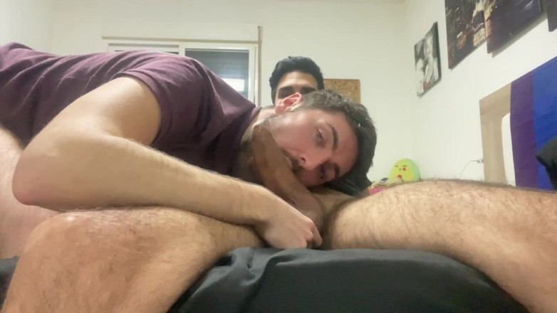 Nenesgaymers: Смокче мій друг, необрізаний товстий член