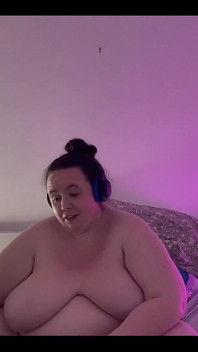 SUDUT PANDANGAN PERTAMA: Saya Camming Dengan Awak