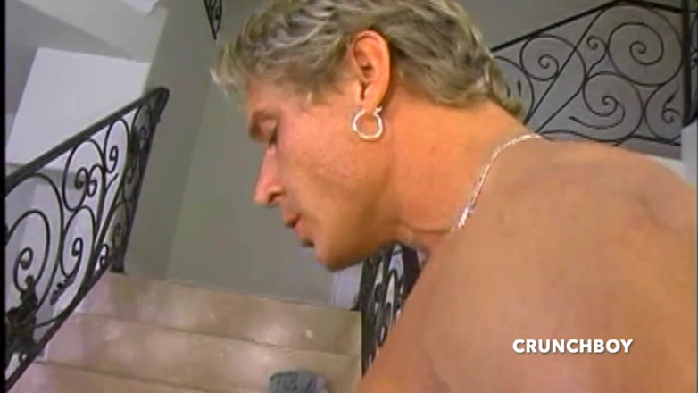 Bitch fucked bareback by big cock: Cagna latina scopata barebakx da XXL blakc cok e sborrata...