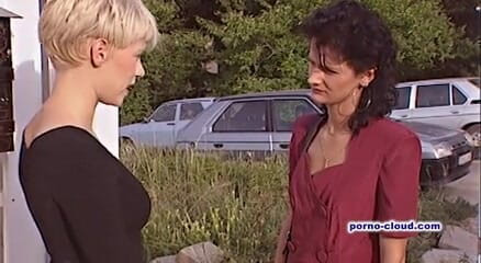 Lesbo Cloud: Wanita dildo.