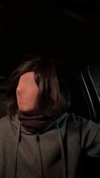 Travestito in diverse maschere facciali di nylon (rivestito)