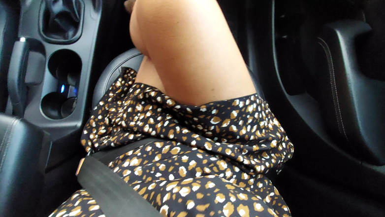 Step Mommy: Elegante milf met sexy benen op hakken en een kort...