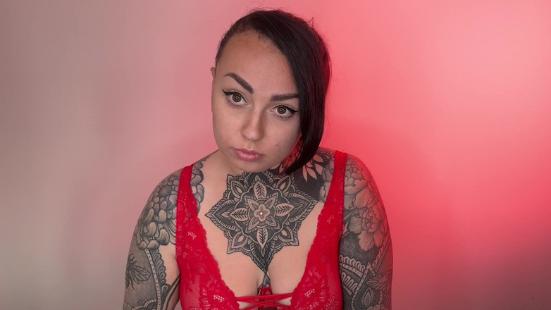 Miss Valentina: Tätowierter balz ignoriert