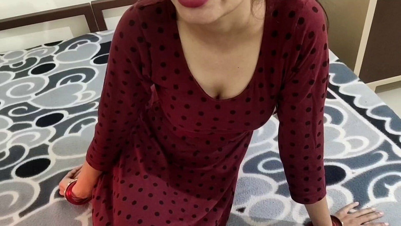 Saarabhabhi6: 배다른 아들에게 힌디어 더러운 이야기 Saarabhabhi6에서 여친을 만족시키는 법을 가르치는 인도 새엄마