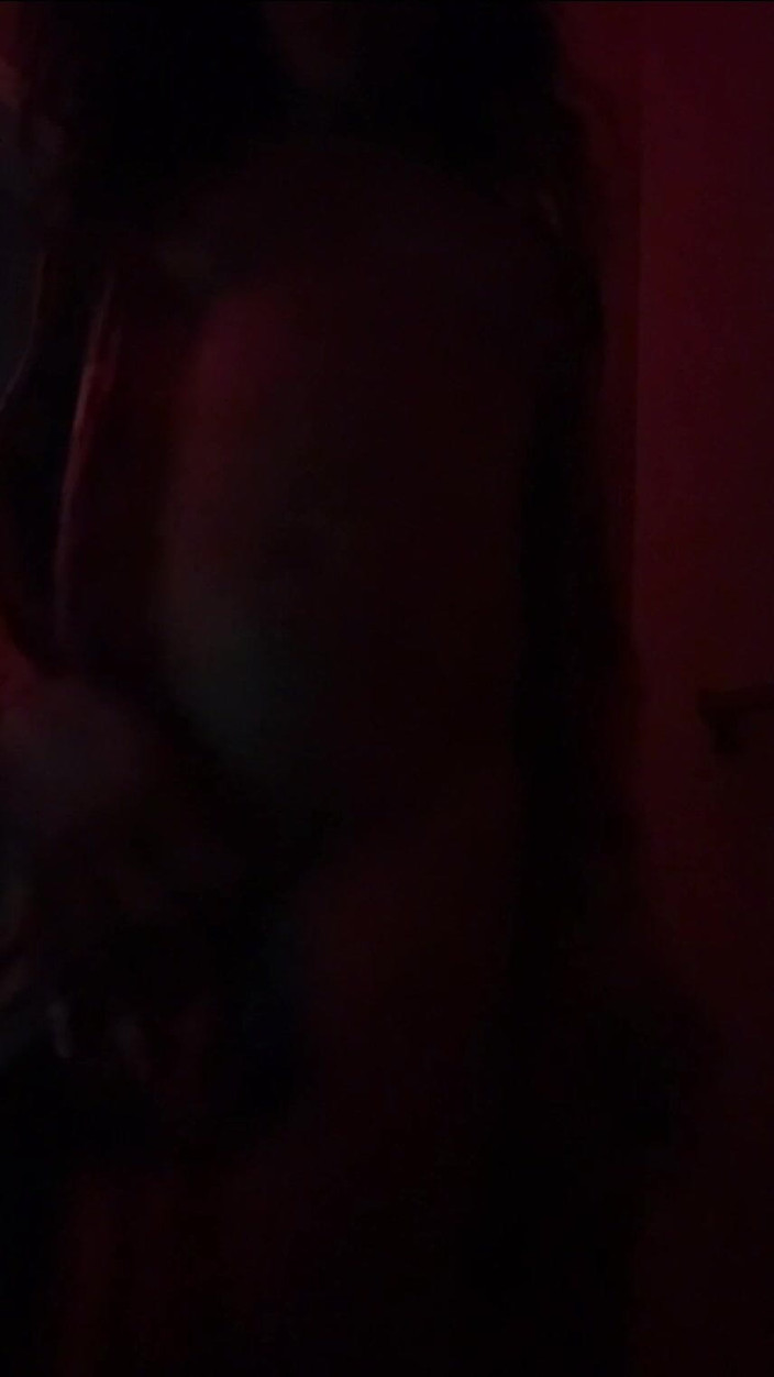 SlimXXBae69: Schlankes rot