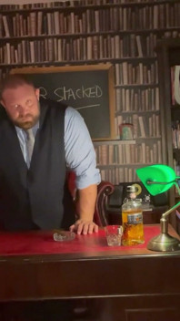 Jack, le directeur se fait empiler en solo, dominant en après les heures de séance