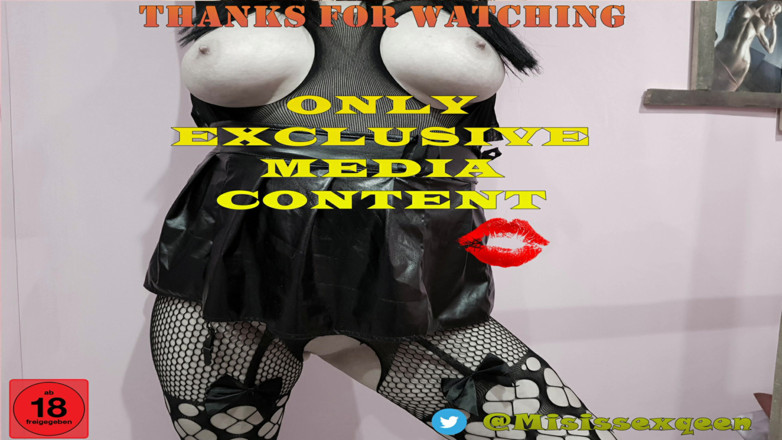 Misis SexQeenOrgasm: Havaalanı yakınlarındaki bir parkta mastürbasyon