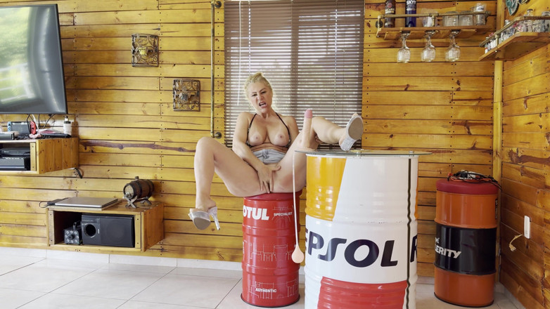 Blondelatinmom: Diepe bwc dildo poesje neuken en enorme creampies