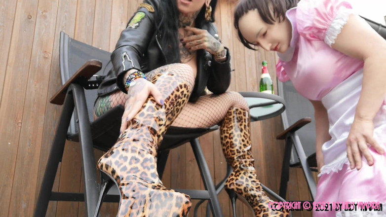 Domina Lady Vampira - SM Studio Femdom Empire: Psychobilly cagna dall'inferno