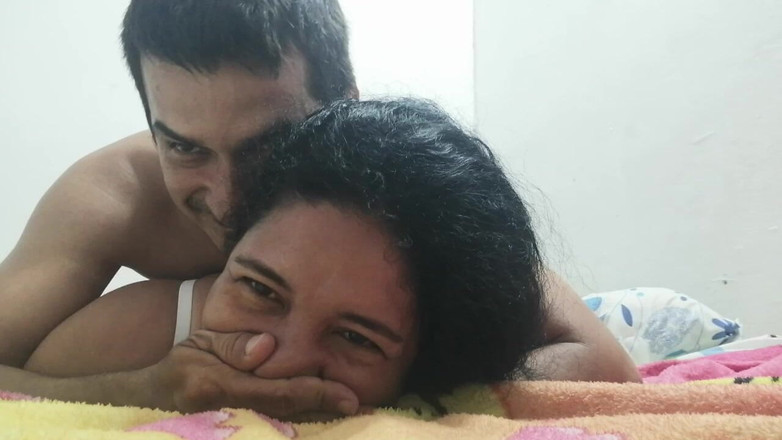 Valkyrie and Luigy Couple: 흰색 란제리를 입은 여친과 섹스하고 싶어하는 여친