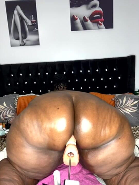 Legendary Booty Overdose: Sie sehnt sich danach, einen BBC zu reiten