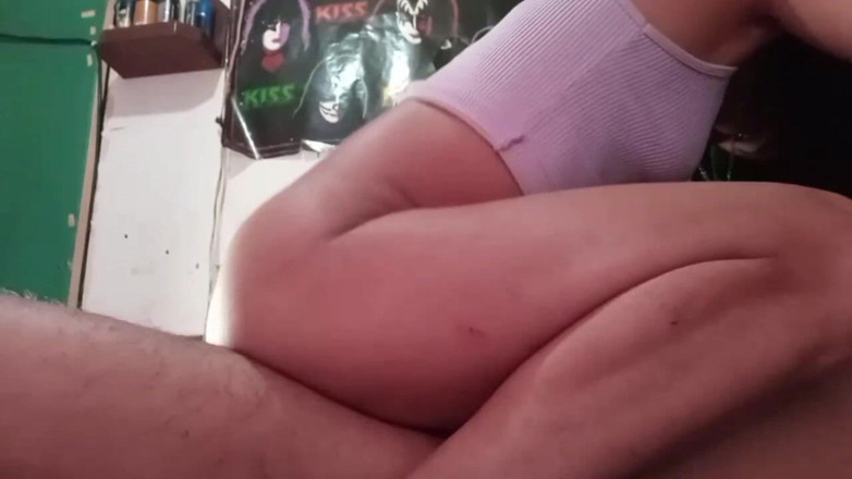 Sofixxx: Moje nevlastní sestra jezdí na hubené