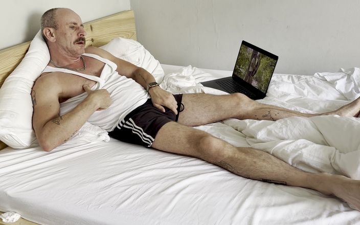 Dilf_X_Berg_XL: Berlin coli