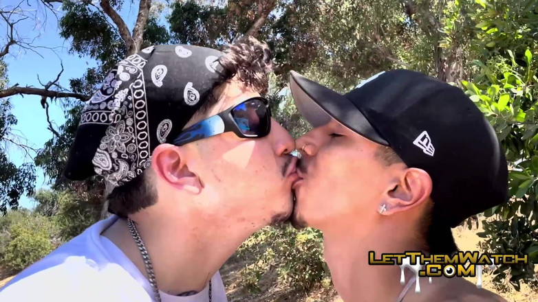 Let them watch: Veřejné Kouření Ptáka Zachyceno Při Kouření Ptáka! Velký Neoholený Pták!