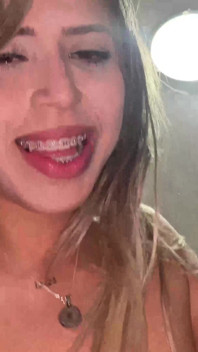 POV napalona blondynka ssie i jedzie wielkiego kutasa