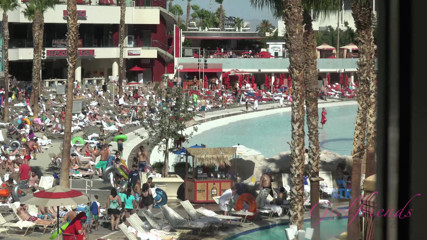 ATK Fans (Girlfriends): Vacances virtuelles à Las Vegas avec Simone Delilah et Lara Brookes,...