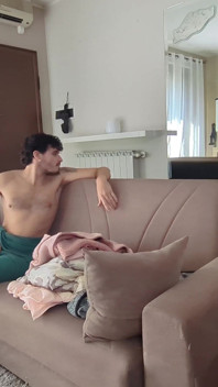 Donna Delle Pulizie Viene Scopata Duramente Dal Proprietario Di Casa