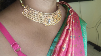 Laxi ammu: Pertunjukan saree suri rumah