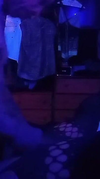 彼女は私が激しく抱くのが大好きです