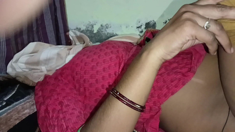 Bhabhi UP: Bhabhi solo está haciéndolo