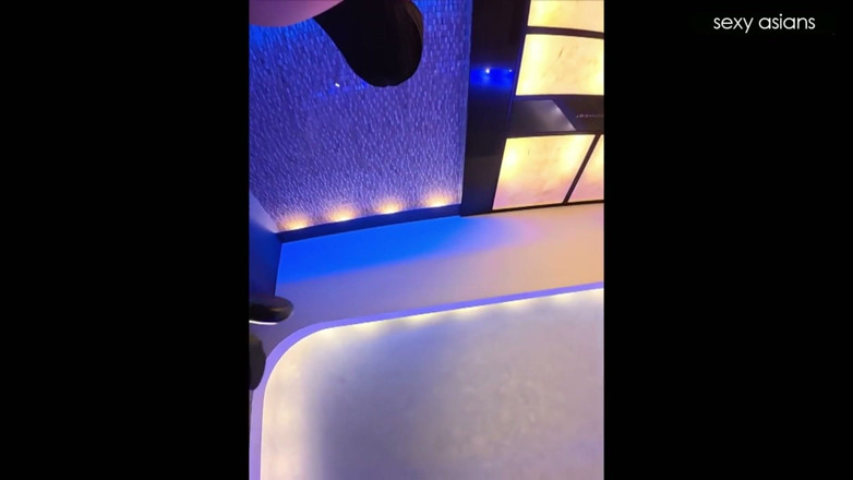 Neon Tenshi: Saya Merakam Kecantikan Gravure Dalam Korset Dan Garters Mengambil Tujahan...