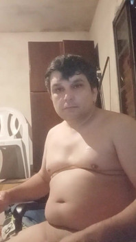 Göğüslerime tüm döller açık