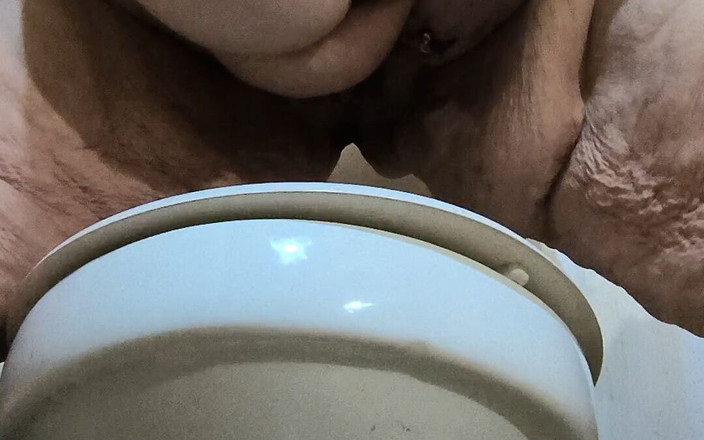 HerculesnVENUS: Писяє по всій підлозі розбещена повія