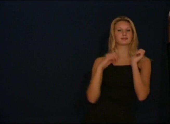 Flash Model Amateurs: Blondă sexy tachinând pula și arătându-și corpul sexy