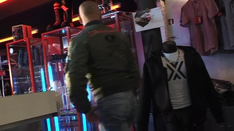 Crunch Boy: 굴욕을 당하는 2남매에게 따먹히는 게이