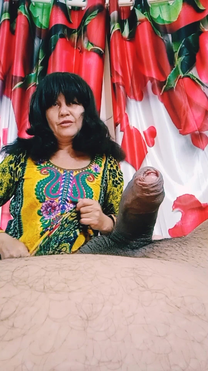 Bolly Karma: Obsesia soțului cu soția curvă