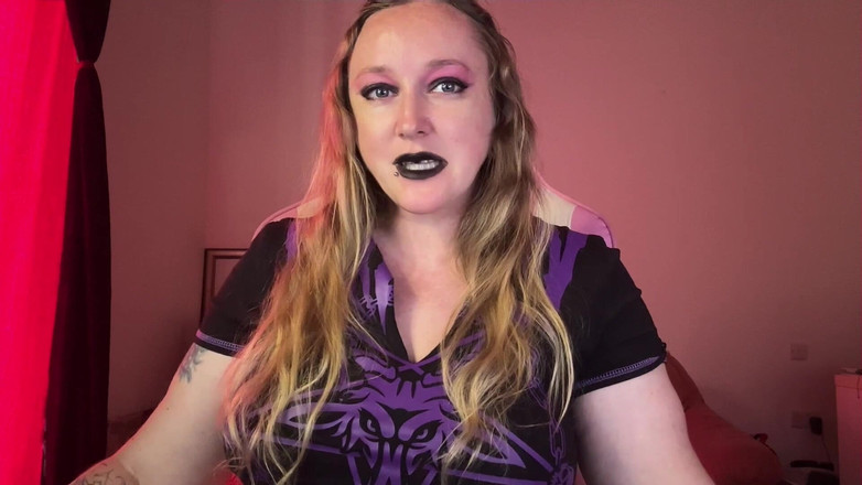 Kisicaxx: Gotik kızın şeytani anlaşması
