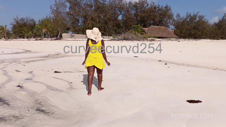 Curveecurvd254: HD 4:31 해변에서 섹스 배디를 찾고 있어