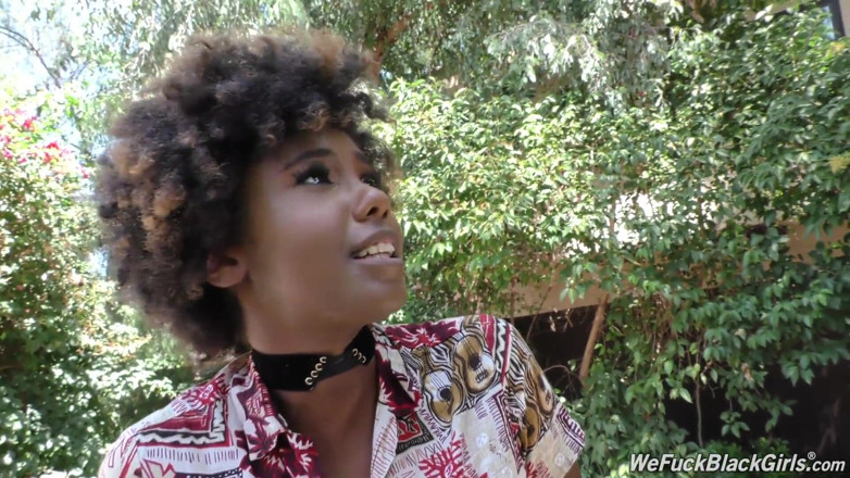 We Fuck Black Girls: Zenci Daizy Cooper büyük yarakla sikişiyor