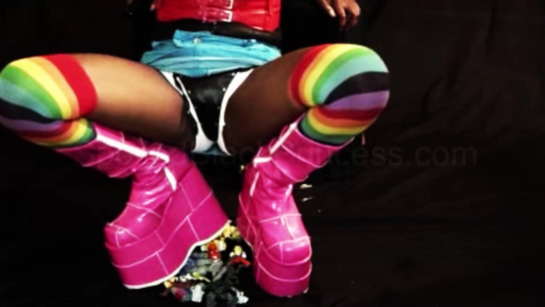 The Goddess Simone: Gothic boots worship